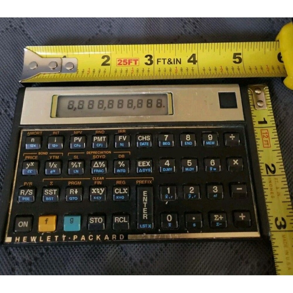 HP 12c Financial Calculator - Real Estate & Banking PLEASE NOTE WORN & SCRATCHES